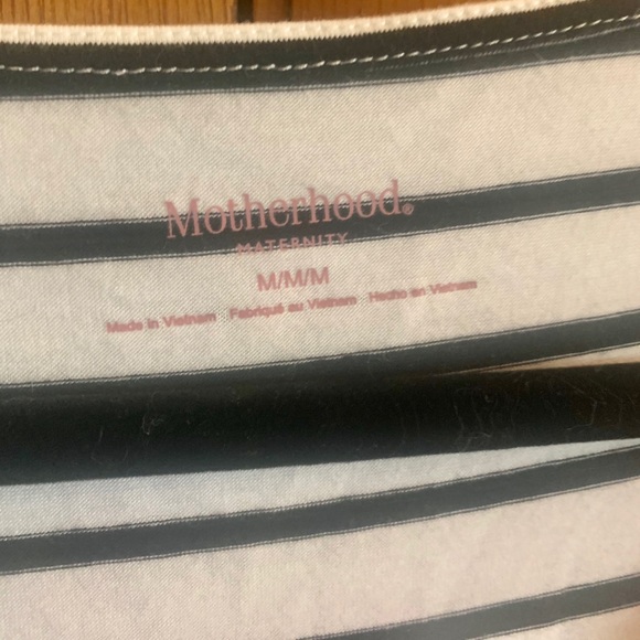 Striped peplum style motherhood maternity top - Picture 7 of 7